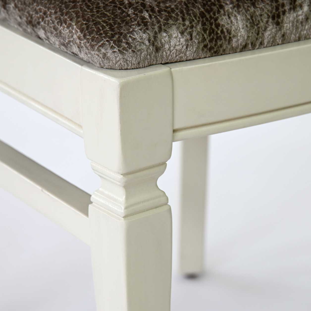 Drvena stolica KS 101